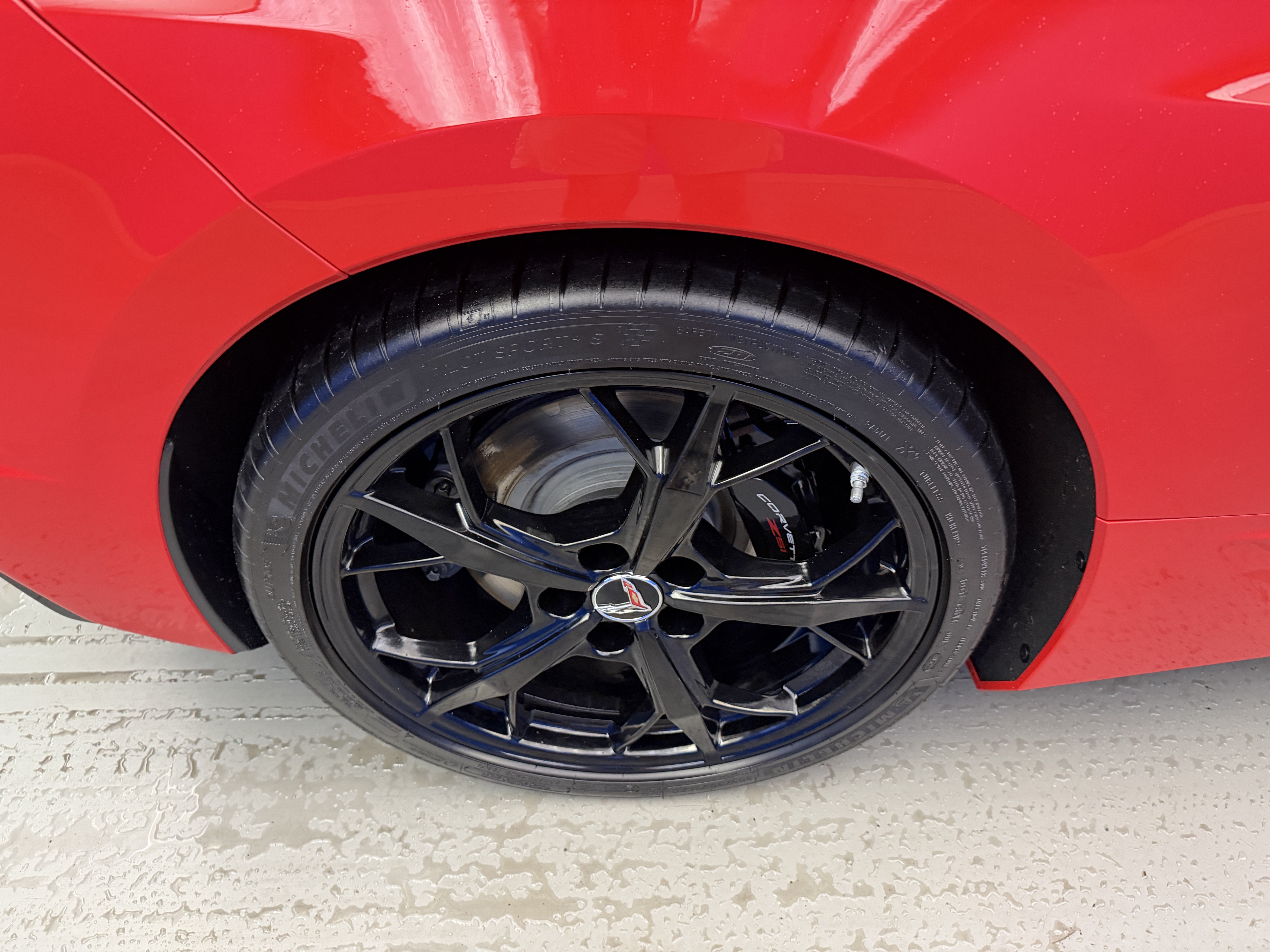 Used 2022 Chevrolet Corvette Stingray Coupe w/ Z51 Performance Package RWD image 8