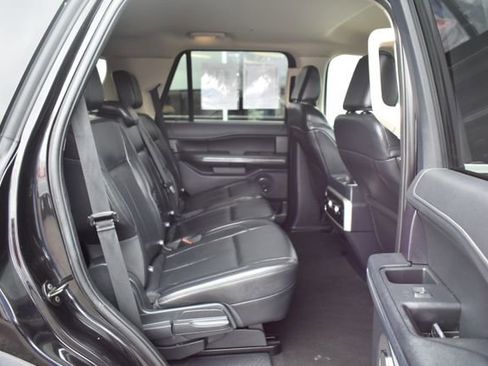 Used 2024 Ford Expedition XLT AWD/4WD image 46