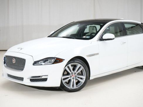Used 2016 Jaguar XJ L Portfolio image 4