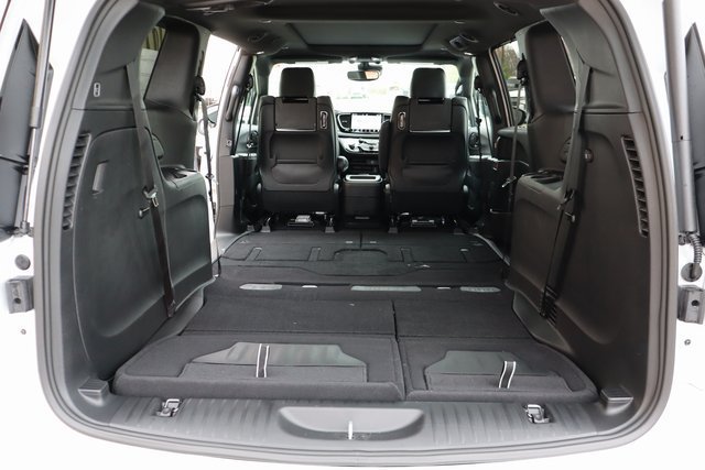 New 2026 Chrysler Pacifica Select AWD/4WD image 40