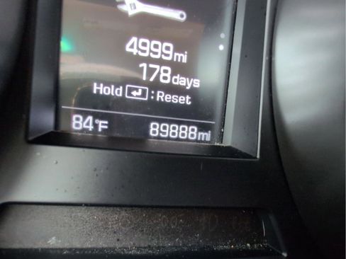 Used 2017 Hyundai Santa Fe SE image 14