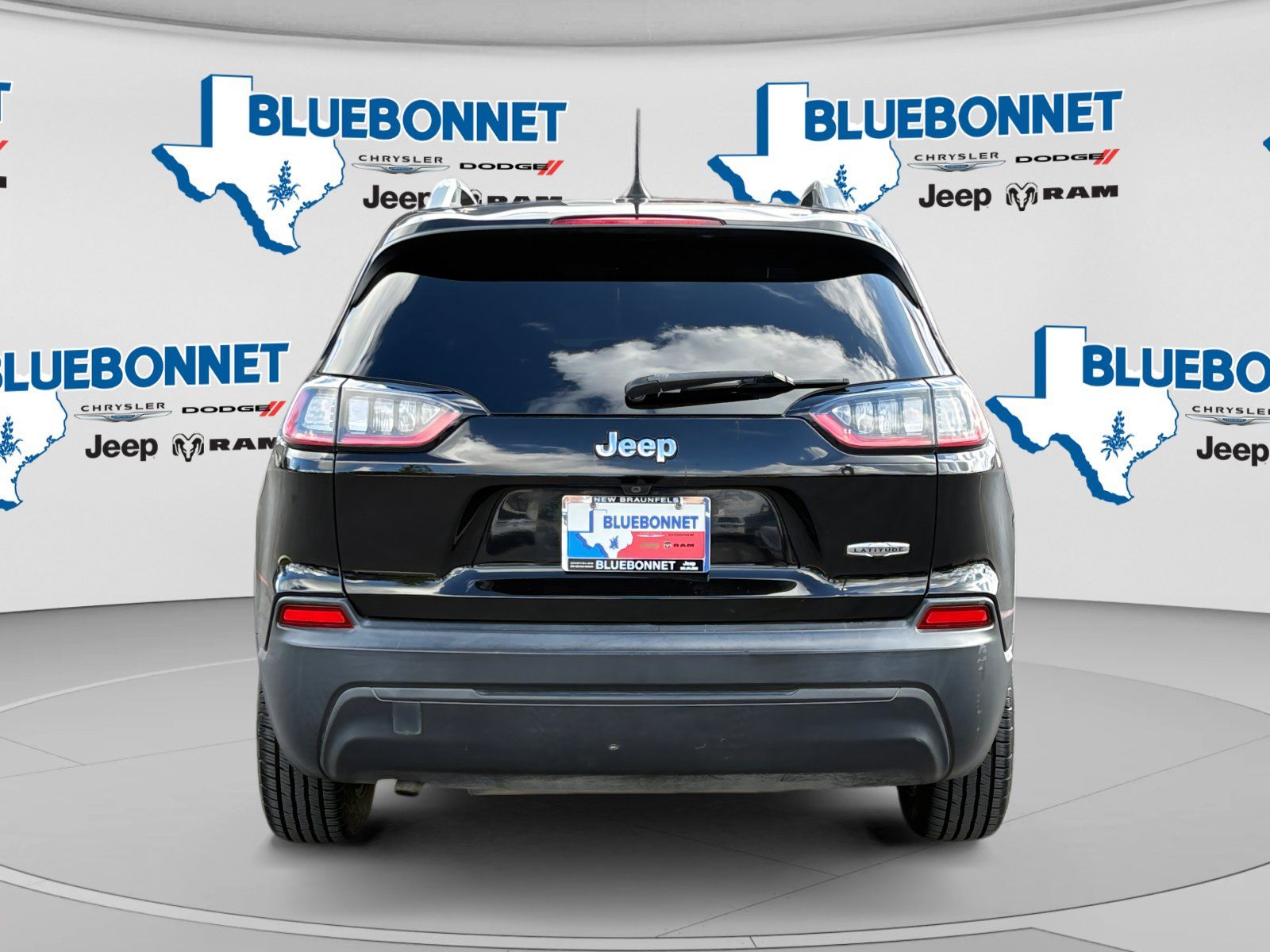 Used 2019 Jeep Cherokee Latitude Plus FWD image 6