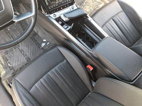 Used 2023 Audi e-tron Premium Plus w/ Premium Plus Package AWD/4WD image 28