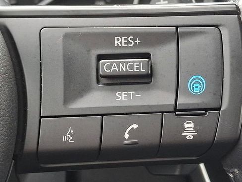Used 2024 Nissan Rogue SV w/ SV Premium Package AWD/4WD image 24