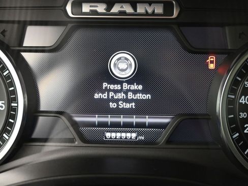 Used 2022 RAM 1500 Laramie AWD/4WD image 14