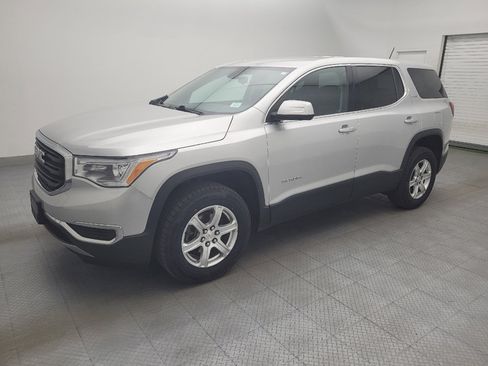 Used 2019 GMC Acadia SLE image 2