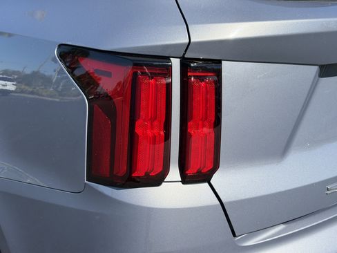 Used 2022 Kia Sorento SX image 9