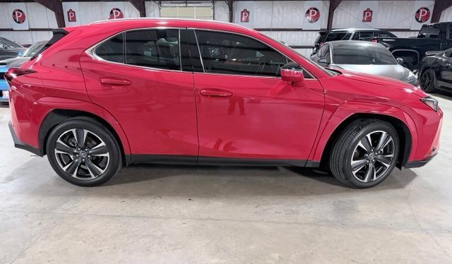 Used 2025 Lexus UX 300h FWD w/ Cold Area Package image 2