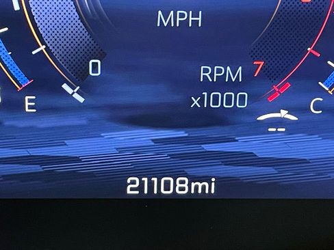 Used 2025 Chevrolet Traverse Z71 image 6