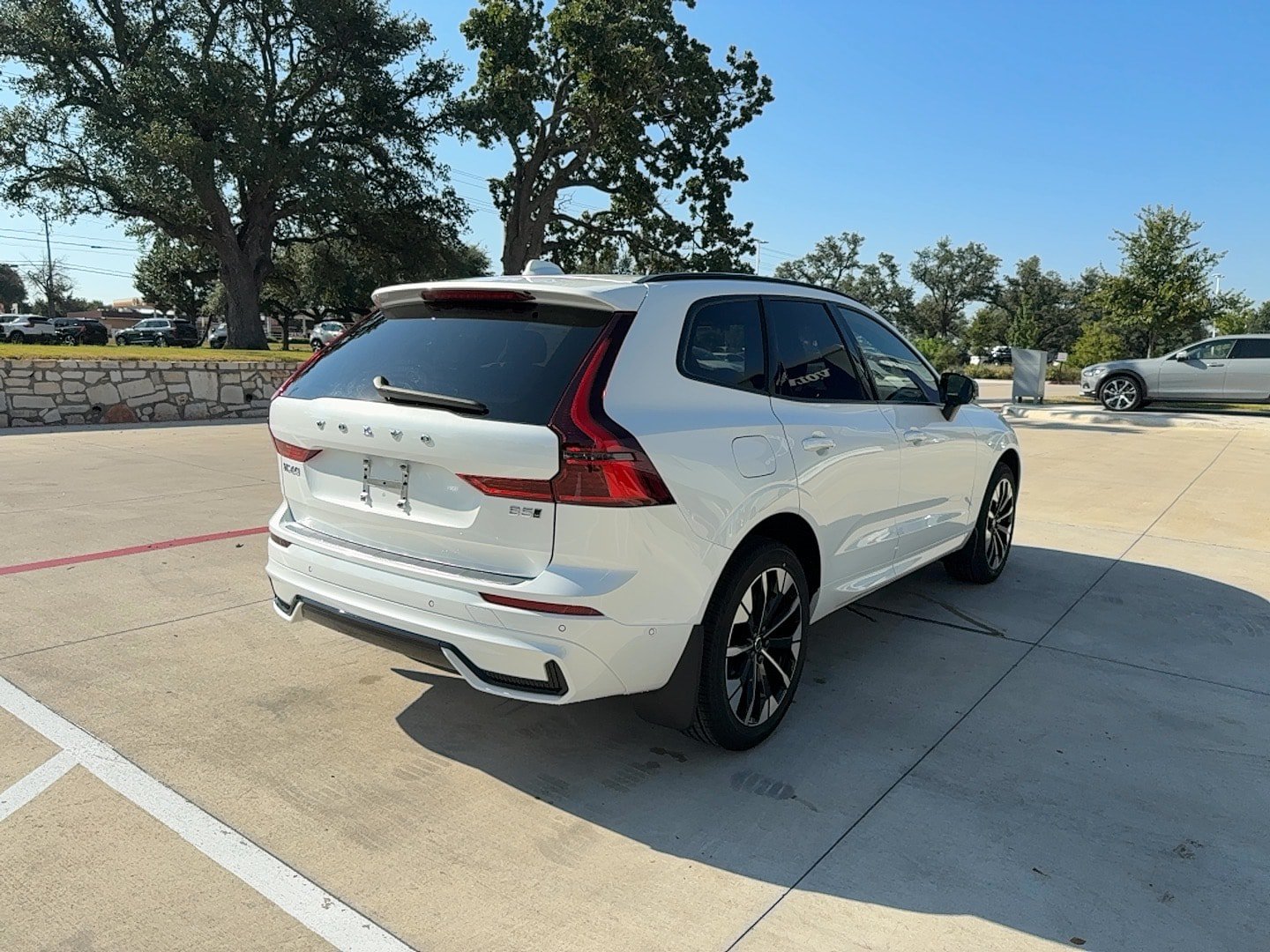 Used 2026 Volvo XC60 B5 Plus w/ Protection Package Premier AWD/4WD image 6