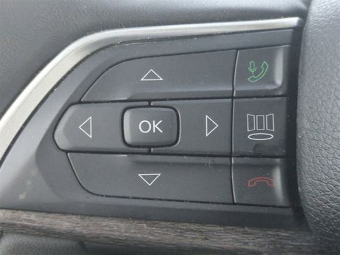 Used 2024 Jeep Grand Cherokee L Limited w/ Luxury Tech Group II image 25