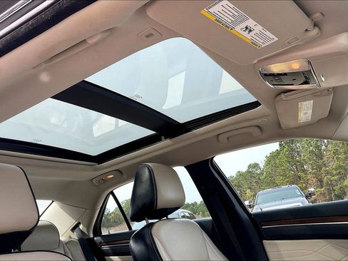 Used 2019 Chrysler 300 C w/ Safetytec Plus Group image 22