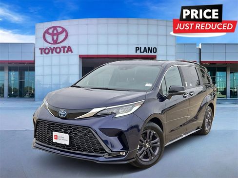 Certified 2024 Toyota Sienna XSE w/ XSE Premium Package image 1