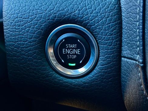 Used 2024 GMC Yukon XL Denali w/ Max Trailering Package image 18