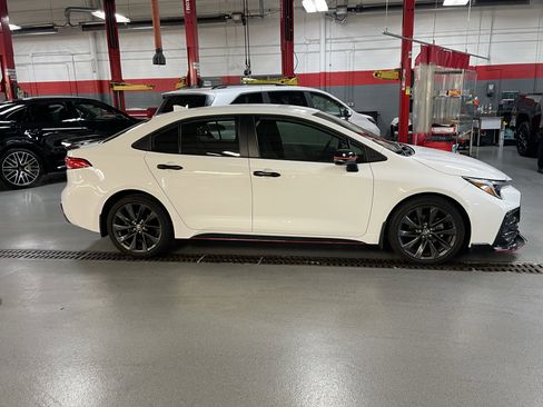 Used 2025 Toyota Corolla SE image 6