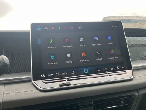 New 2026 Volkswagen Tiguan SE image 15