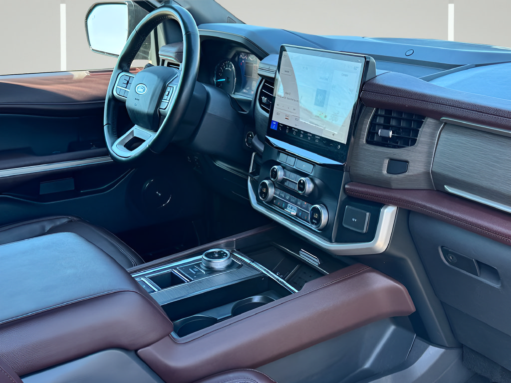 Used 2024 Ford Expedition Limited RWD image 11