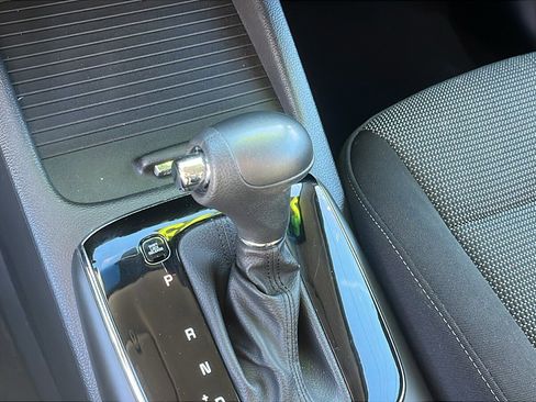 Used 2017 Kia Forte LX image 16