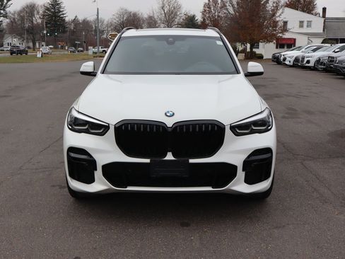Used 2023 BMW X5 xDrive40i w/ M Sport Package image 2