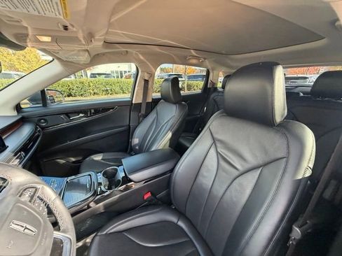 Certified 2022 Lincoln Nautilus Reserve w/ Equipment Group 201A image 14