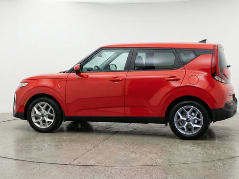 Used 2025 Kia Soul LX w/ LX Technology Package FWD image 5