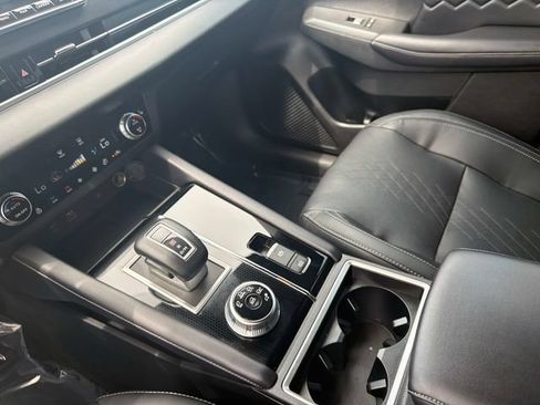 Used 2024 Mitsubishi Outlander SEL FWD image 20