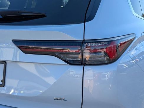 New 2026 Mitsubishi Outlander SEL FWD image 11