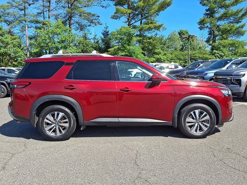 Used 2022 Nissan Pathfinder SL w/ SL Black Package AWD/4WD image 7