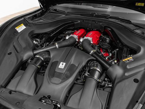 Certified 2025 Ferrari Roma Spider RWD image 23