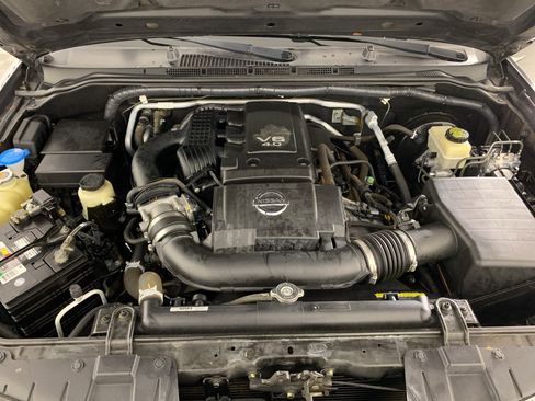 Used 2015 Nissan Frontier SV image 11