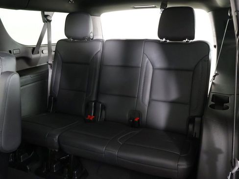 Used 2025 GMC Yukon XL Denali AWD/4WD image 45