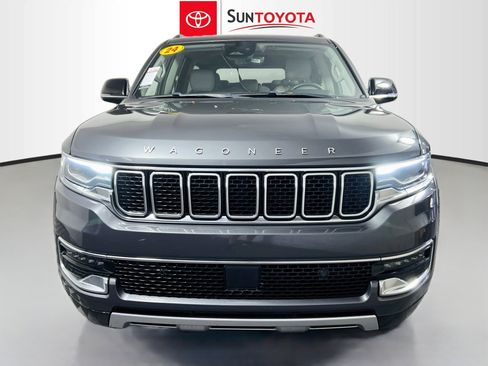 Used 2024 Jeep Wagoneer Series II w/ Flexible Seating Group RWD image 10