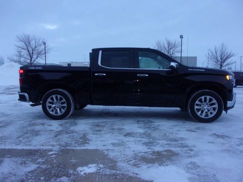 Used 2020 Chevrolet Silverado 1500 LTZ w/ LTZ Premium Package image 5