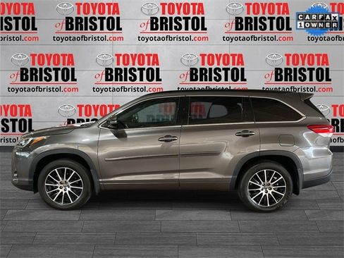 Used 2017 Toyota Highlander SE image 7