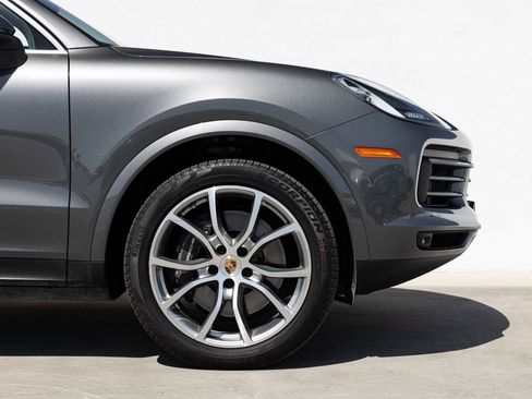 Certified 2023 Porsche Cayenne AWD/4WD image 11