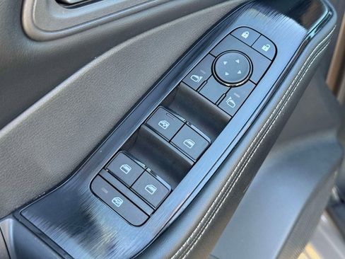 Used 2025 Nissan Rogue SV image 16