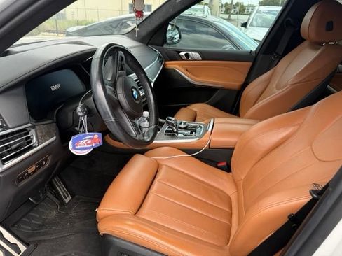 Used 2022 BMW X7 xDrive40i w/ M Sport Package AWD/4WD image 4