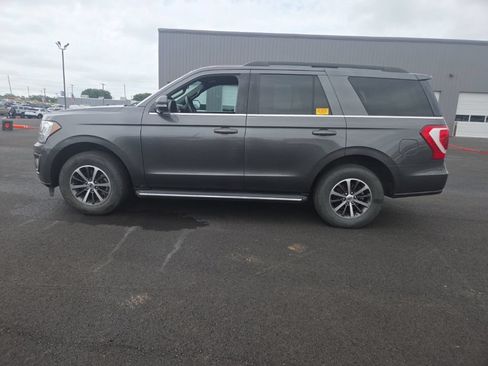 Used 2020 Ford Expedition XLT w/ Equipment Group 202A RWD image 5