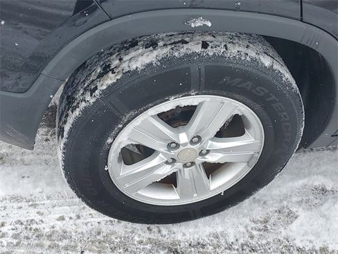 Certified 2017 Chevrolet Trax LT w/ LT Convenience Package image 5