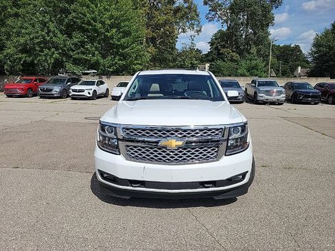 Used 2019 Chevrolet Tahoe LT w/ LT Signature Package AWD/4WD image 3
