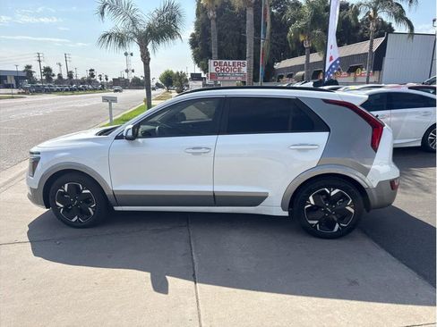 Used 2023 Kia Niro Wave FWD image 8