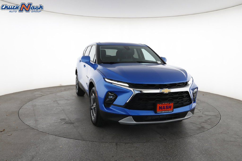 Certified 2026 Chevrolet Blazer LT FWD image 3