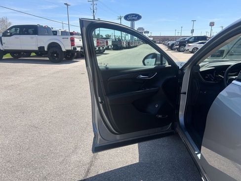 Used 2023 Buick Envision Avenir AWD/4WD image 12