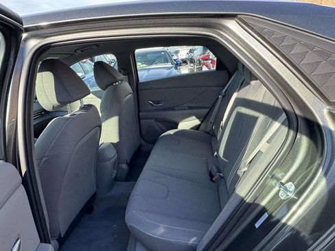 Certified 2025 Hyundai Elantra Sport image 12