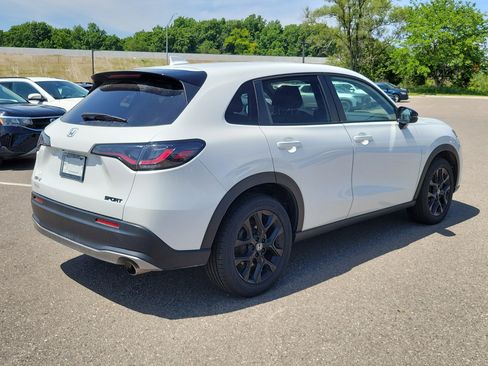 Certified 2024 Honda HR-V Sport image 3