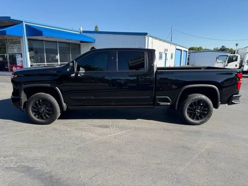 Used 2025 Chevrolet Silverado 2500 High Country w/ High Country Premium Package AWD/4WD image 2