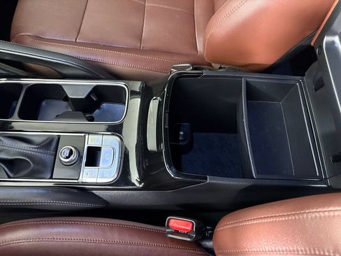 Used 2023 Kia Telluride EX w/ EX Captain's Chair Package FWD image 35