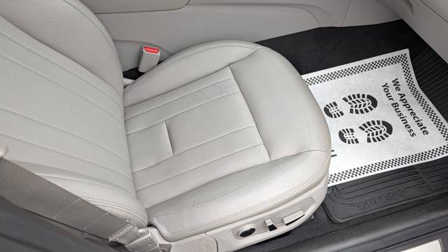 Used 2015 Hyundai Genesis 3.8 RWD image 27