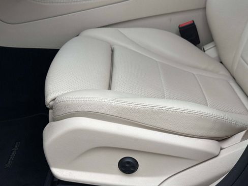 Used 2020 Mercedes-Benz GLC 300 image 23
