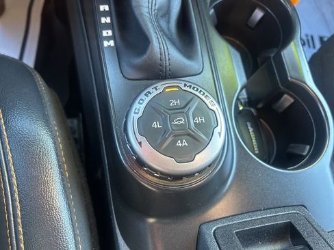 Used 2022 Ford Bronco Badlands image 23